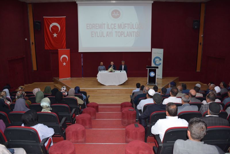 Kaymakamımız Yücel Erdem, İlçe Müftülüğümüze Bağlı Din Görevlileri İle “İstişare Toplantısında” Bir Araya Geldi